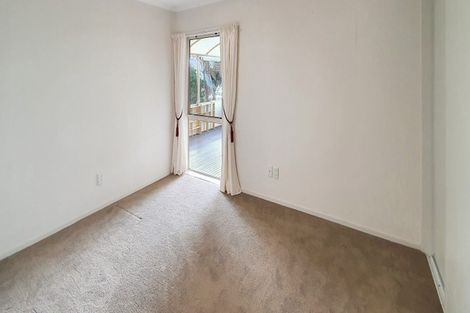 Photo of property in 9 Lorikeet Place, Unsworth Heights, Auckland, 0632