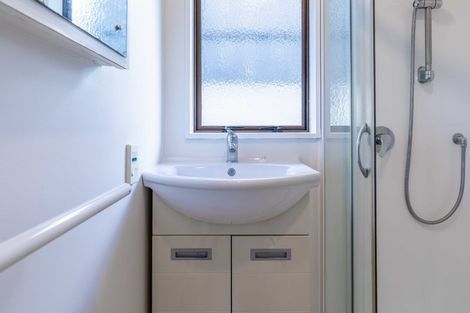 Photo of property in 2/900a Mount Eden Road, Three Kings, Auckland, 1024