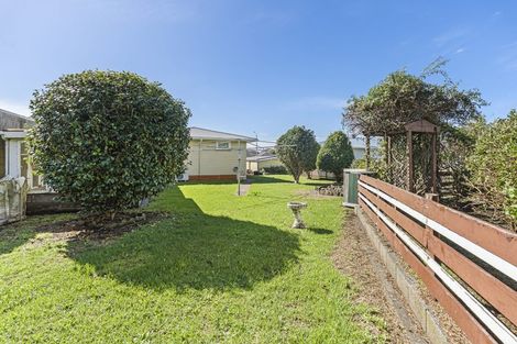 Photo of property in 19 Hume Street, Waitara, 4320
