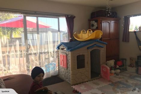 Photo of property in 103r Glengarry Road, Glen Eden, Auckland, 0602