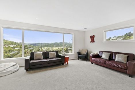 Photo of property in 35 Versailles Street, Karori, Wellington, 6012