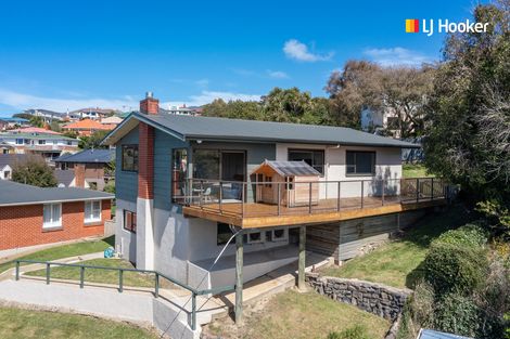 Photo of property in 100 Easther Crescent, Kew, Dunedin, 9012