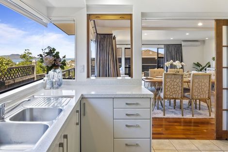 Photo of property in 1/11 Seaview Road, Castor Bay, Auckland, 0620