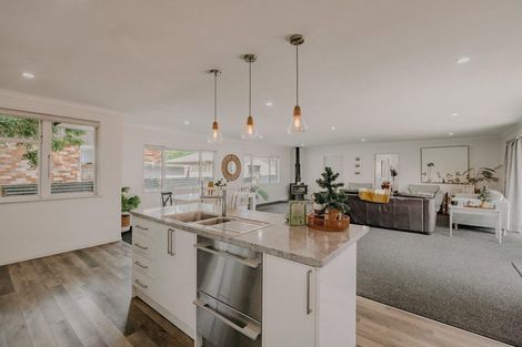 Photo of property in 35 Stillwater Place, Westbrook, Palmerston North, 4412