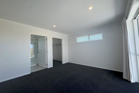 Photo of property in 30 Te Piriti Road, One Tree Point, 0118