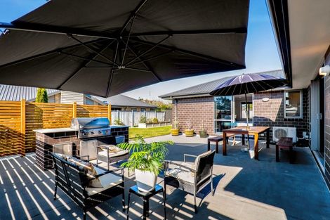 Photo of property in 25 Fernbrook Drive, Hurworth, New Plymouth, 4310