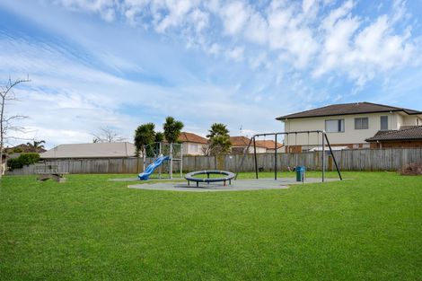 Photo of property in 1 Monash Place, Flat Bush, Auckland, 2016