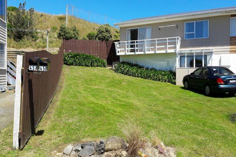 Photo of property in 45a Edgecombe Street, Newlands, Wellington, 6037