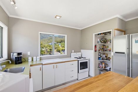 Photo of property in 3 Soucis Lane, Okiwi Bay, French Pass, 7193