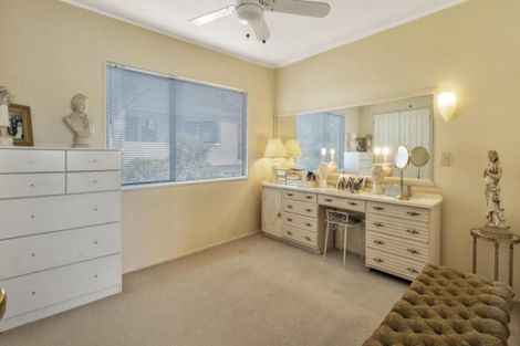 Photo of property in 2/20 Takutai Avenue, Bucklands Beach, Auckland, 2012