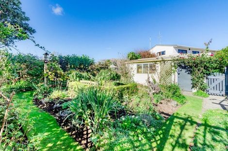 Photo of property in 34 Olive Terrace, Paraparaumu Beach, Paraparaumu, 5032