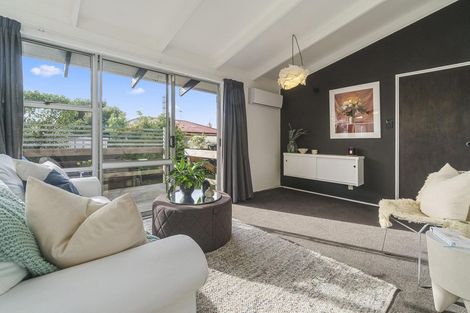 Photo of property in 1/2 Finlow Drive, Te Atatu South, Auckland, 0610