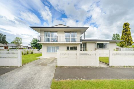 Photo of property in 417 College Street, Hokowhitu, Palmerston North, 4410