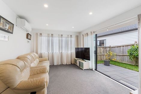 Photo of property in 5 Castlepoint Avenue, Takanini, 2110