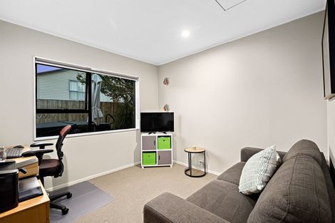 Photo of property in 2/69 Nile Road, Milford, Auckland, 0620