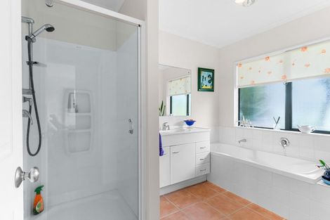 Photo of property in 91 Whaka Street, Maungaturoto, 0520