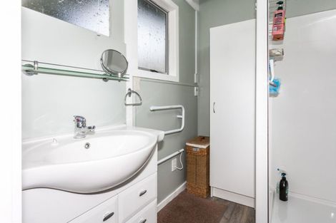 Photo of property in 100 Blane Place, Whangamata, 3620