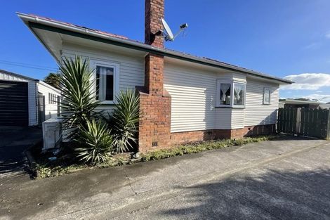 Photo of property in 33 Earlsworth Road, Mangere East, Auckland, 2024
