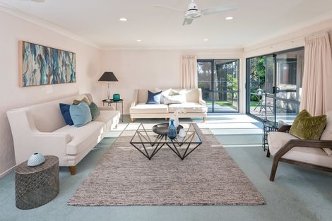 Photo of property in 17 Glencullen Place, Dannemora, Auckland, 2016