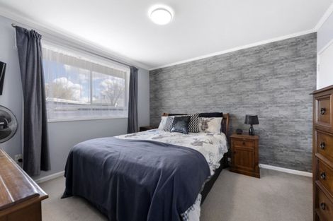 Photo of property in 5b Sequoia Place, Maoribank, Upper Hutt, 5018