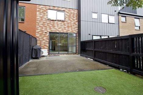 Photo of property in 26 Kotuitui Street, Manukau, Auckland, 2104