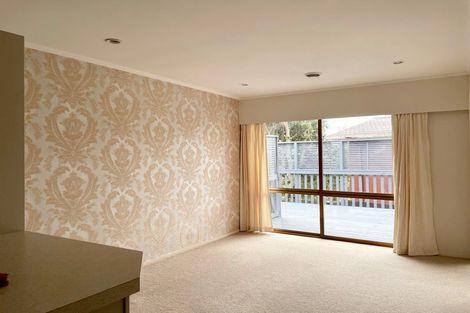 Photo of property in 72 Gossamer Drive, Pakuranga Heights, Auckland, 2010