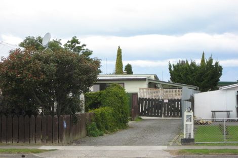 Photo of property in 2/221 Taradale Road, Pirimai, Napier, 4112