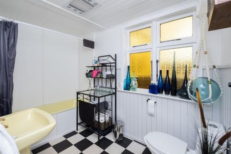 Photo of property in 48 North Street, Eltham, 4322