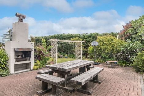 Photo of property in 29 Frimley Terrace, Waikanae Beach, Waikanae, 5036