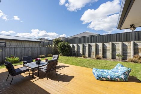 Photo of property in 7 Sunstone Crescent, Brown Owl, Upper Hutt, 5018