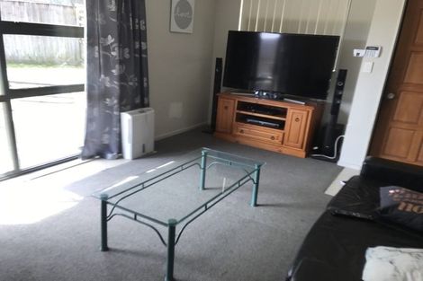 Photo of property in 185 Keri Vista Rise, Papakura, 2110