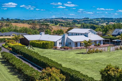 Photo of property in 28 Clifton Road, Whitford, Howick, 2571