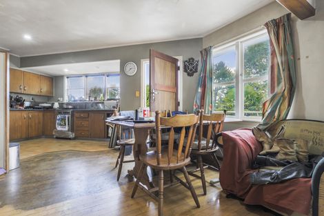 Photo of property in 114 Ennis Avenue, Pakuranga Heights, Auckland, 2010