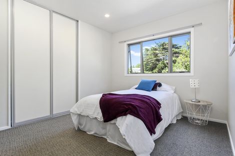Photo of property in 10c Earl Road, Titirangi, Auckland, 0604
