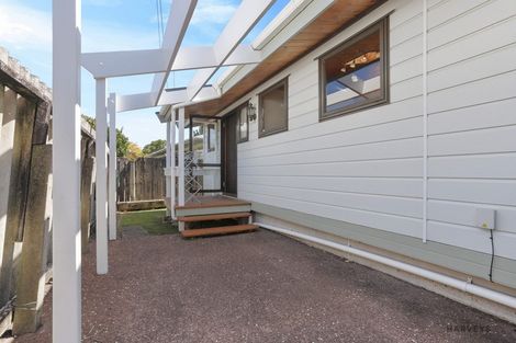 Photo of property in 2/30 Kiwi Esplanade, Mangere Bridge, Auckland, 2022