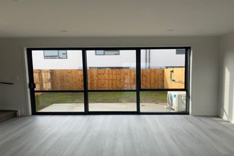 Photo of property in 41 Clay Works Lane, New Lynn, 0600