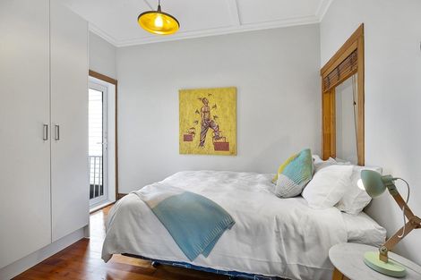 Photo of property in 402 Queens Drive, Lyall Bay, Wellington, 6022