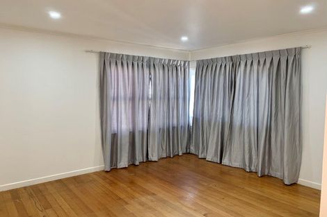 Photo of property in 9 Ballial Place, West Harbour, Auckland, 0618