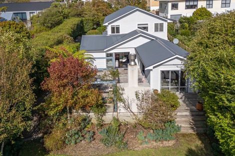 Photo of property in 8 Lochiel Road, Khandallah, Wellington, 6035