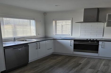 Photo of property in 115 Banks Street, Marfell, New Plymouth, 4310