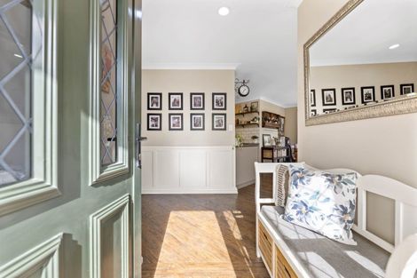 Photo of property in 33 Greenfield Drive, Western Heights, Hamilton, 3200