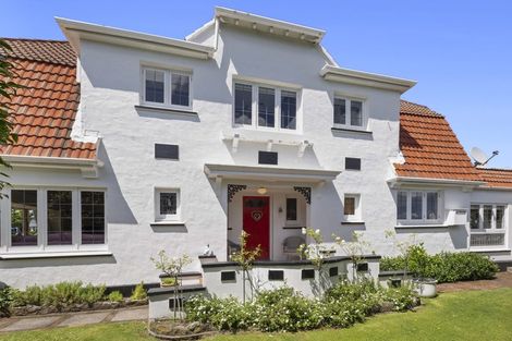 Photo of property in 116 Carrington Street, Lower Vogeltown, New Plymouth, 4310