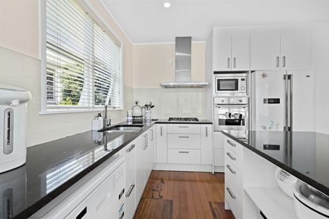 Photo of property in 1/221 Onewa Road, Birkenhead, Auckland, 0626
