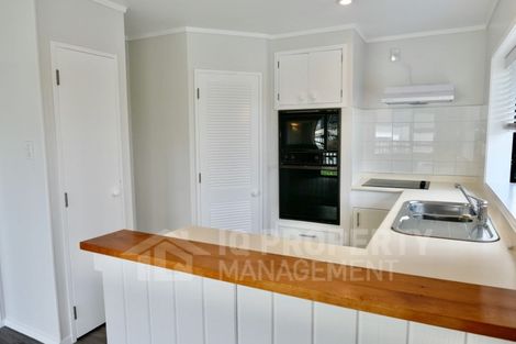 Photo of property in 2/77 Prince Regent Drive, Half Moon Bay, Auckland, 2012