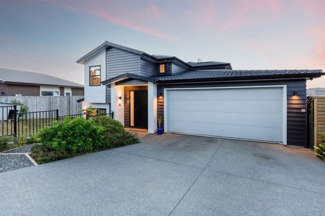 Photo of property in 20 Pacific View, Whitby, Porirua, 5024