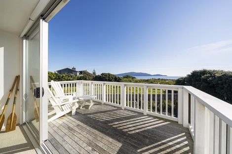 Photo of property in 7 Olliver Grove, Waikanae Beach, Waikanae, 5036