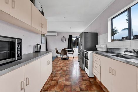 Photo of property in 19 Chartwell Drive, Eltham, 4322