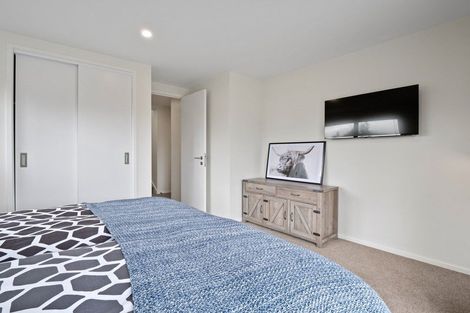 Photo of property in 35 Jacks Point Rise, Jacks Point, Queenstown, 9371