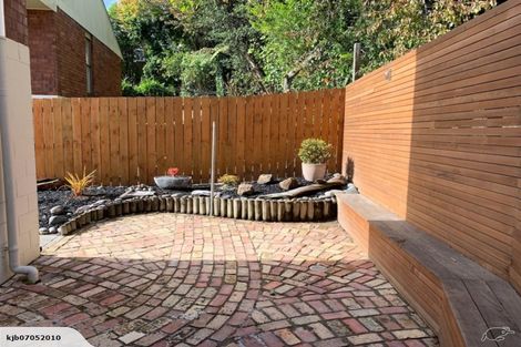 Photo of property in 1/18 Glenwood Avenue, Birkenhead, Auckland, 0626