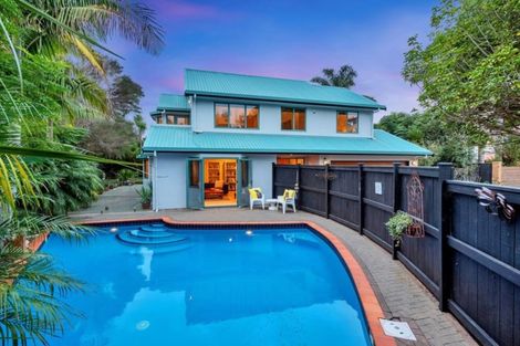 Photo of property in 12 Waipuia Place, Greenhithe, Auckland, 0632